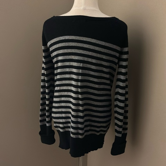 Gap Black and Grey Striped Sweater Size Medium - Picture 2 of 3